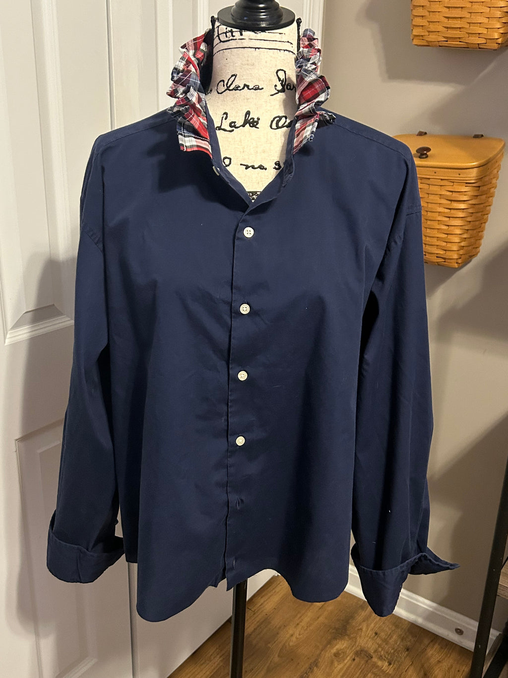 Ladies Up-Cycled Club Room Navy Blue Shirt and a Plaid Ruffled Collar. Size XXL