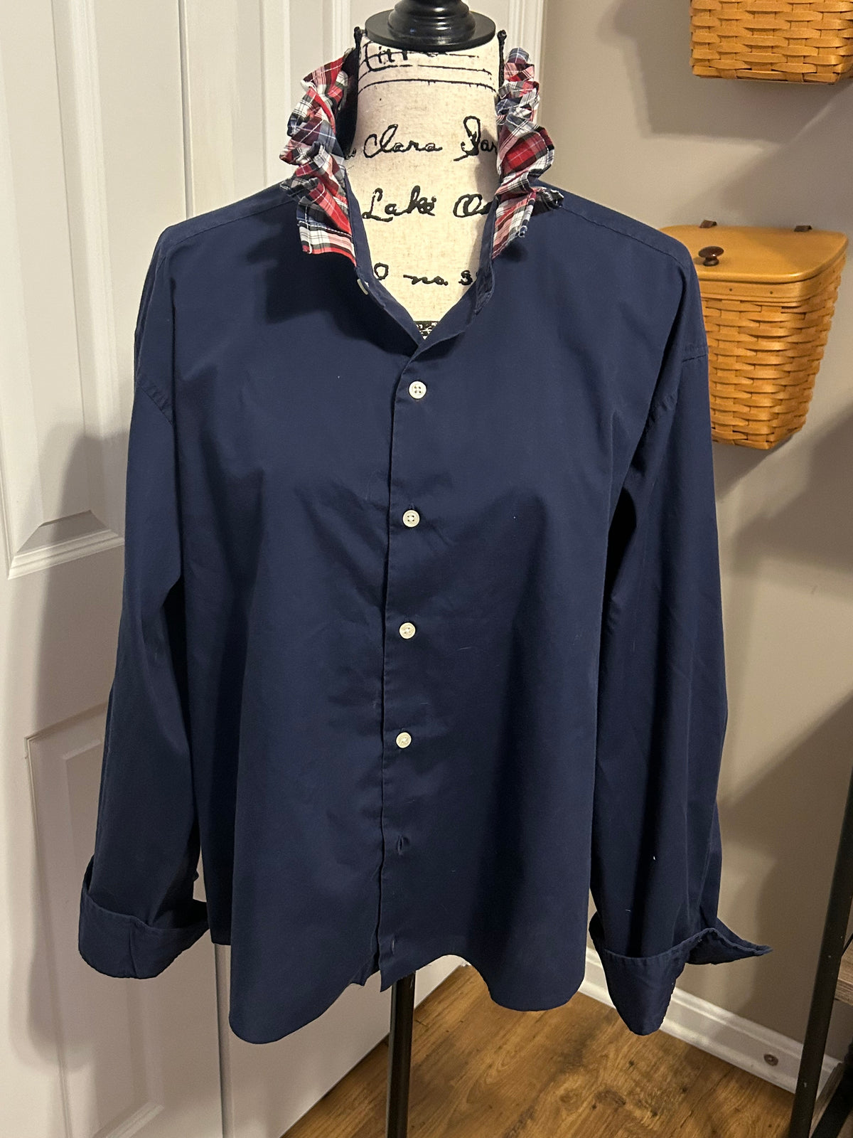 Ladies Up-Cycled Club Room Navy Blue Shirt and a Plaid Ruffled Collar. Size XXL