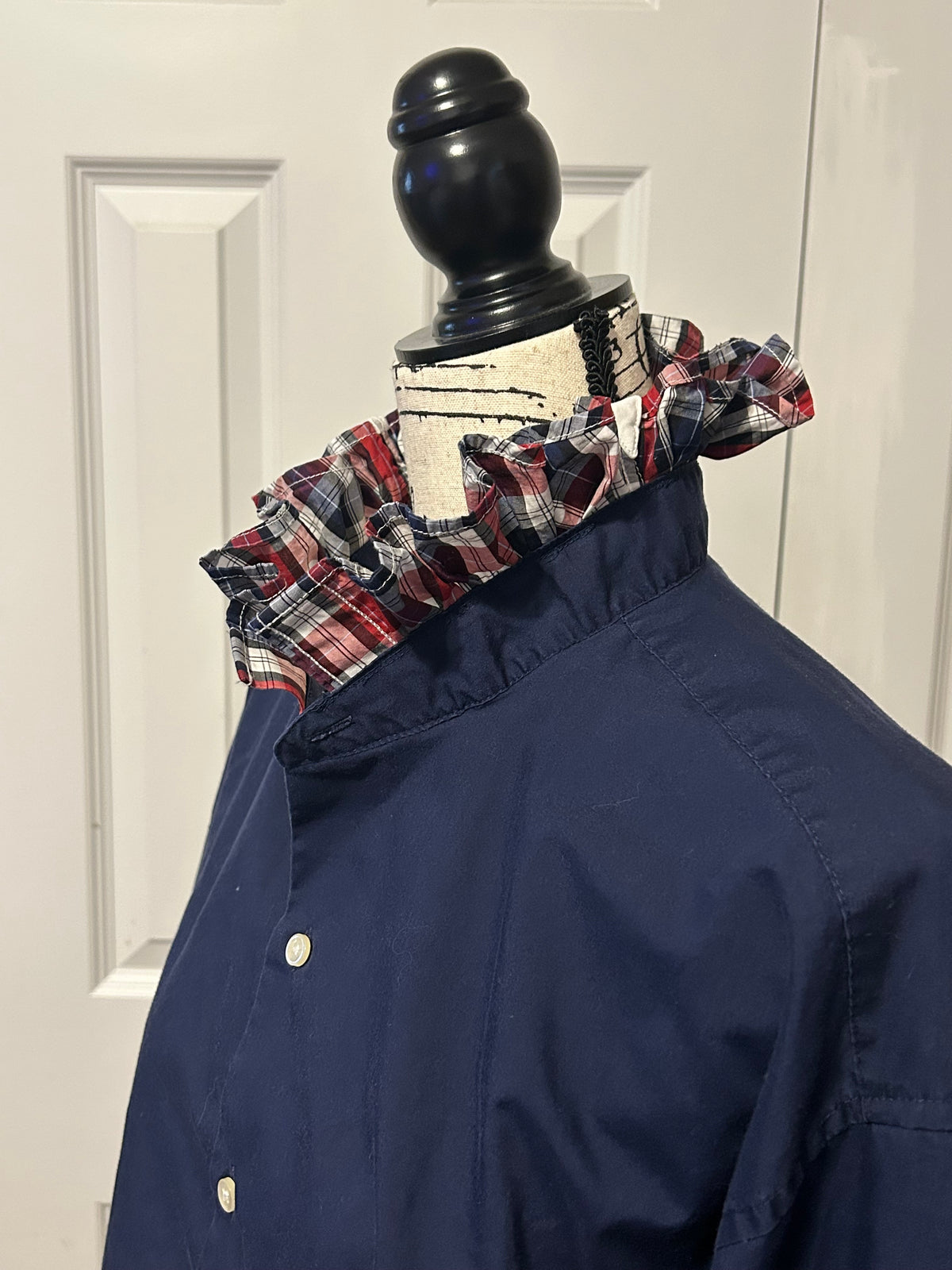 Ladies Up-Cycled Club Room Navy Blue Shirt and a Plaid Ruffled Collar. Size XXL